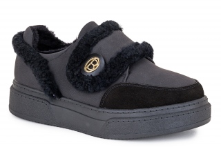 B.S Bateliai, spalva juodas. Sportinio stiliaus. 